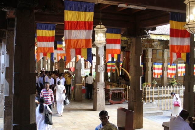 Sacred Tooth Relic Palace inside